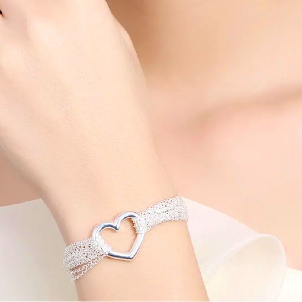 The Mesh Chain Heart Toggle Bracelet 925